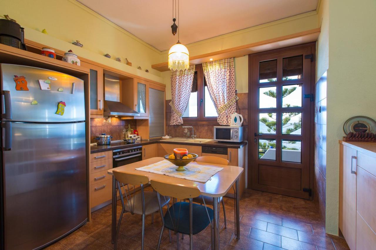Beachfront Family Villa Katerina With Private Pool, Playground, Bbq & Amazing Sea Views! Petres  Buitenkant foto