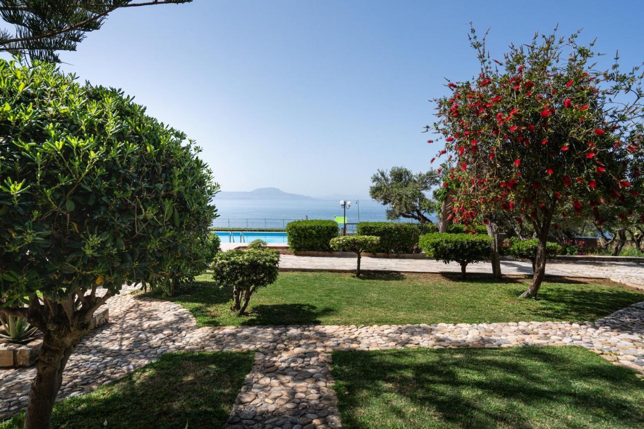 Beachfront Family Villa Katerina With Private Pool, Playground, Bbq & Amazing Sea Views! Petres  Buitenkant foto