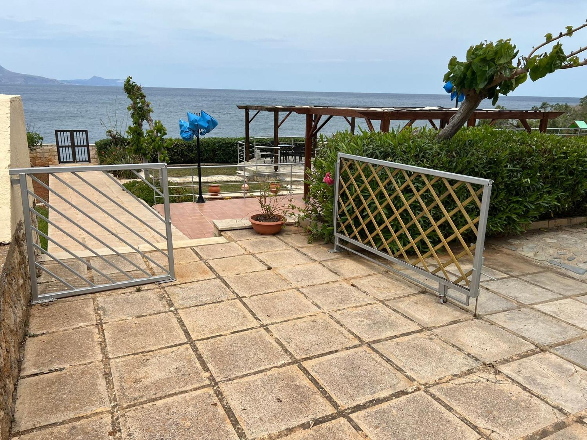 Beachfront Family Villa Katerina With Private Pool, Playground, Bbq & Amazing Sea Views! Petres  Buitenkant foto