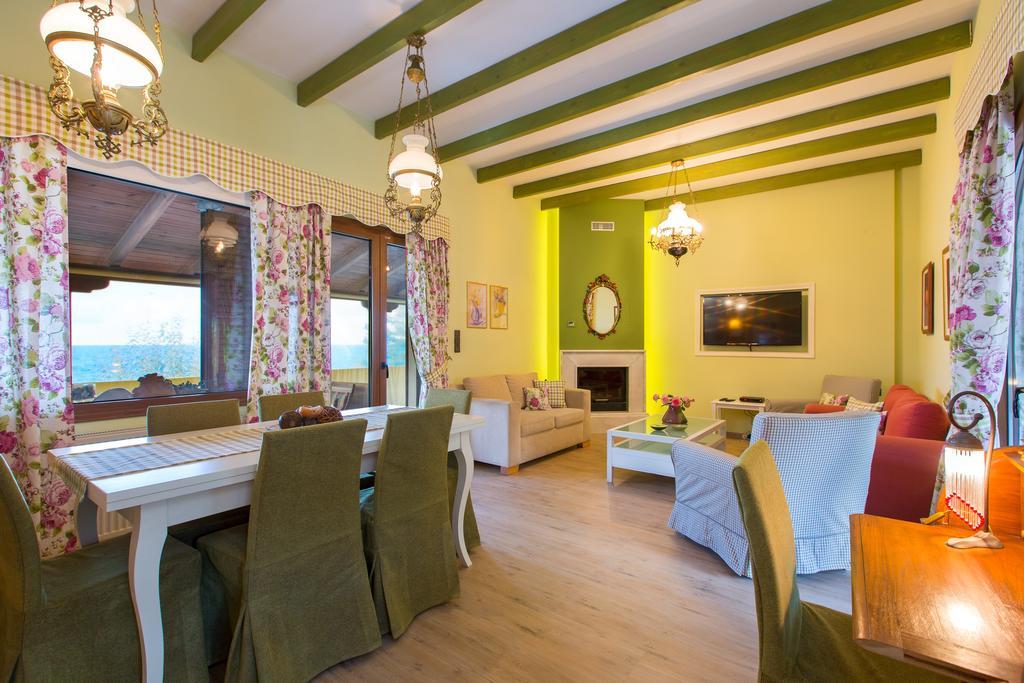 Beachfront Family Villa Katerina With Private Pool, Playground, Bbq & Amazing Sea Views! Petres  Buitenkant foto